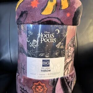 Disney Hocus Pocus Big One Plush Throw